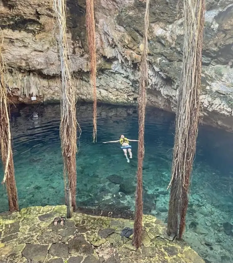 Cenote Chenké in Homún