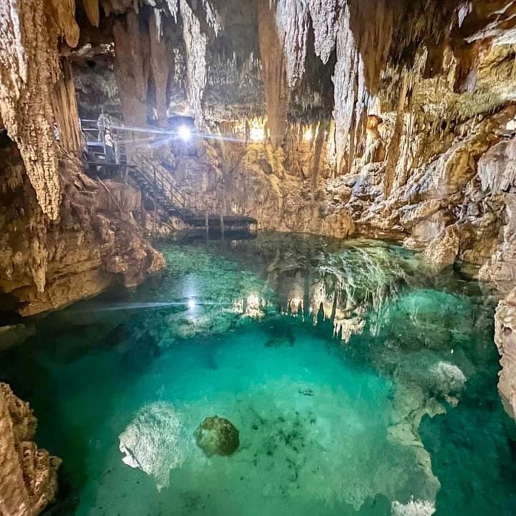 Cenote San Isidro in Homún