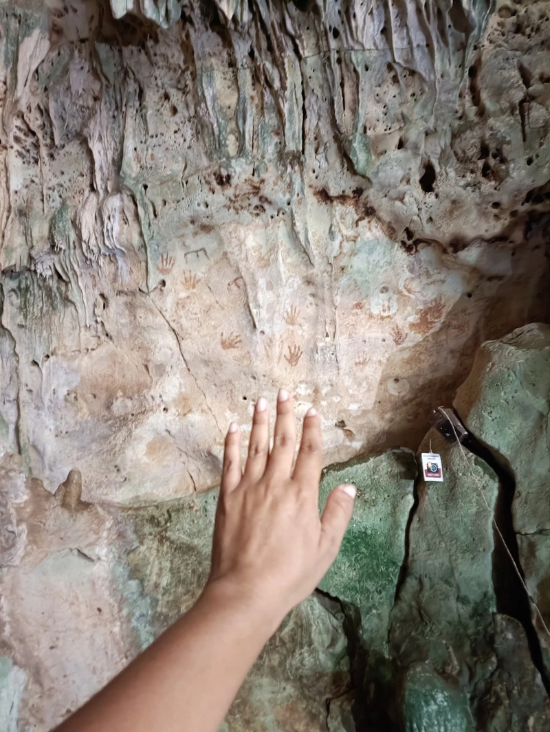 Rock Art Hands at Ex Hacienda Kampepén