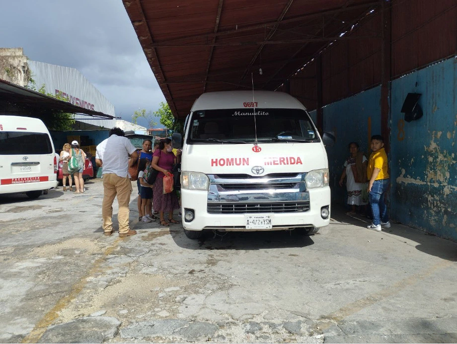 Collective Transport Stop from Mérida to Homún, Yucatán